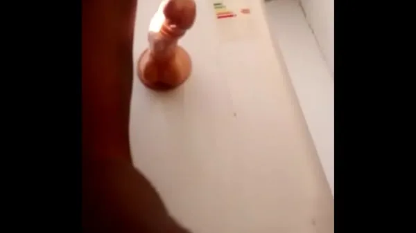 Big dildo in the vagina in front of the house Films chauds
