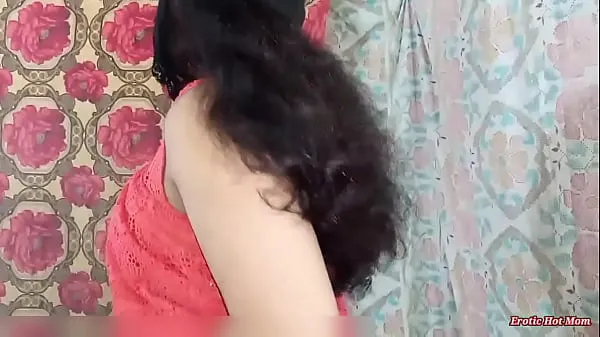 Hete Zeer mooie desi Amateur Pakistaanse meid hete en sexy dans in haar kamer warme films
