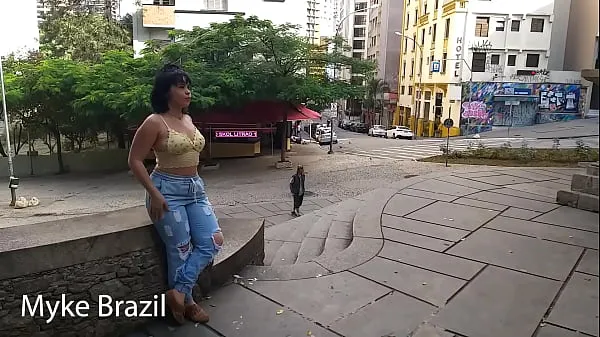 I met a married woman in the square of São Paulo and took her to a motel. See everything that rolls in this bitching, lots of sex and oral she suckled tasty Film hangat yang hangat