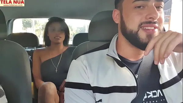 I WENT TO PICK UP MY FRIEND WHO ARRIVED FROM RIO DE JANEIRO, BELIEVE SHE ALREADY CAME WITHOUT PANTIES FOR ME TO TAKE ME IN THE CAR! ANGEL DINIZZ - LEO SKULL Film hangat yang hangat