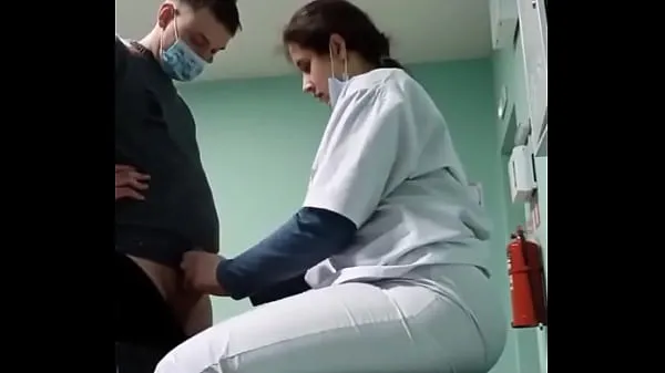 Vroči Nurse giving to married guy topli filmi