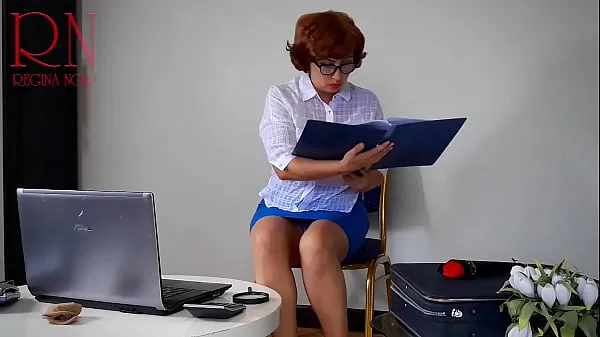 Gorące Shaggy submits Velma to undress. Velma masturbates and reaches an orgasm! FULL VIDEOciepłe filmy