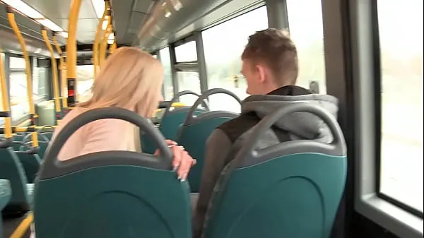 Hotte Sexy exhibitionist strips and pisses on the bus and again outdoors and goes to the intercom naked varme filmer