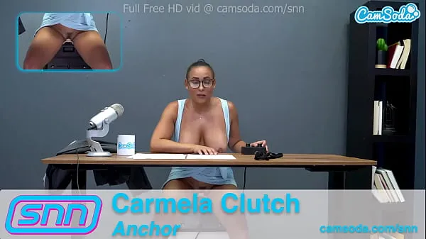 Camsoda News Network Reporter reads out news as she rides the sybian Filem hangat panas