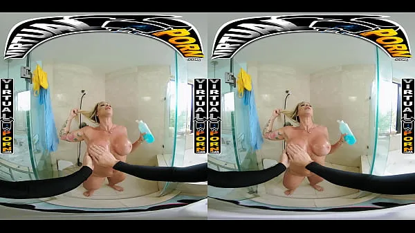 Καυτές Busty Blonde MILF Robbin Banx Seduces Step Son In Shower ζεστές ταινίες