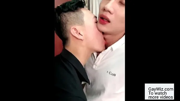 뜨거운 Two slim Asian twinks enjoy their first sex 따뜻한 영화