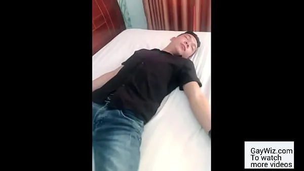 أفلام ساخنة I tried to have sex with my friend after he drank a lot of beer. This video is owned by You can watch more movies with higher quality and exclusive content at our site. Thank you for your support دافئة