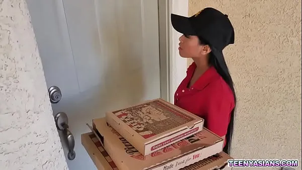 Hot Two horny teens ordered some pizza and fucked this sexy asian delivery girl warm Movies