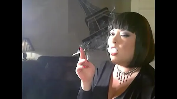گرم British BBW Mistress Tina Snua Chain Smokes 3 Karelia Slim Cigarettes گرم فلمیں