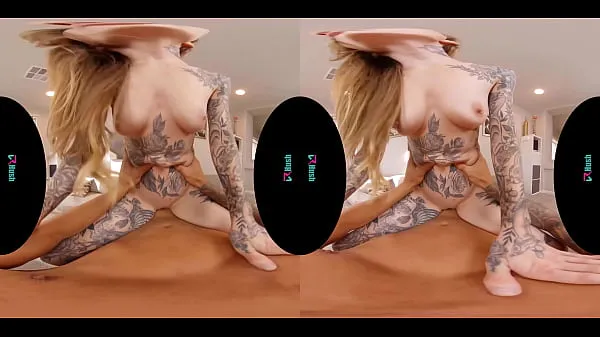 Vroči Tattooed blonde babe takes your cock deep in virtual reality topli filmi