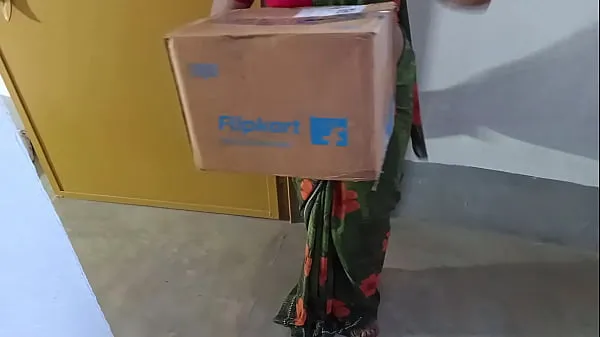 Hotte Get fucked from flipkart delivery boy instead of money when my husband not home varme filmer