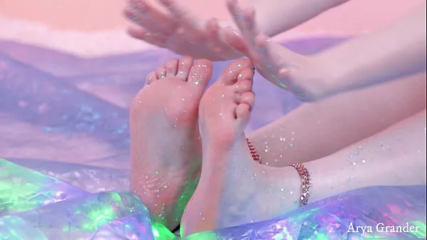 close up barefoot Film hangat yang hangat