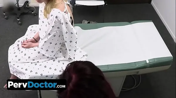 热Skinny Teen Patient Gets Special Treatment Of Her Twat From Horny Doctor And His Slutty Nurse温暖的电影