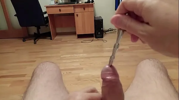 Hotte Small penis plug is fully inside pushed by the other cock sounding rod varme film
