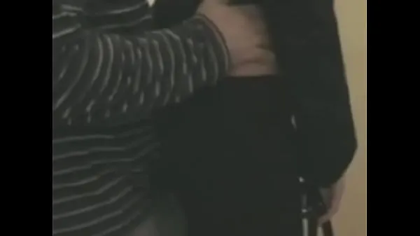热Nikita Valentin gets a superb groping on a crowded bus温暖的电影