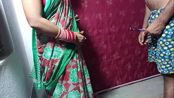 Heiße Mama fickte ihre Nichte, indem sie Pralinen gab! in klarer Hindi-Stimmewarme Filme