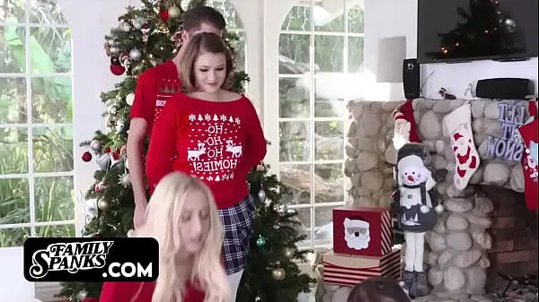 뜨거운 Tiny Step Sister Riley Mae Fucking Stepbro after Christmas Picture Dylan Snow 따뜻한 영화