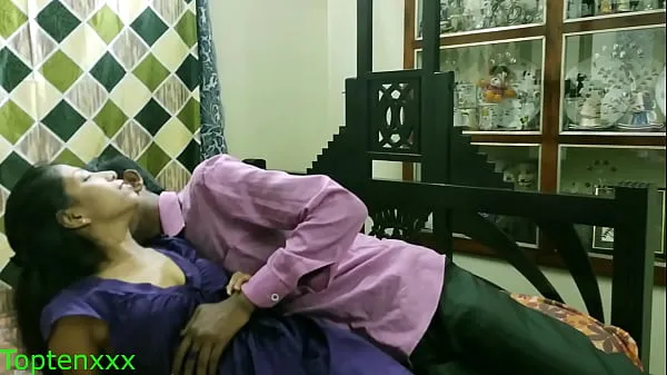 Sœur indienne chaude baise avec son demi-frère !! avec des paroles cochonnes en hindi Films chauds
