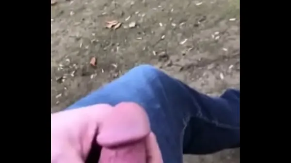 뜨거운 Gnan touching cock on bench in wooded trail 따뜻한 영화