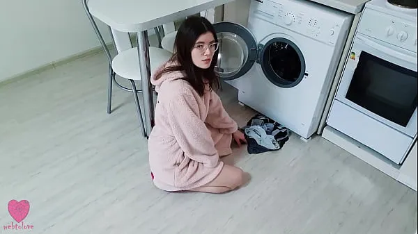 My girlfriend was NOT stuck in the washing machine and caught me when I wanted to fuck her pussy Film hangat yang hangat