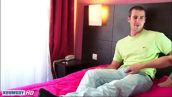 Full video: a straight guy serviced Film hangat yang hangat