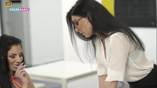 Film caldi Insegnante greca Inna Innaki scopa uno studente in classecaldi