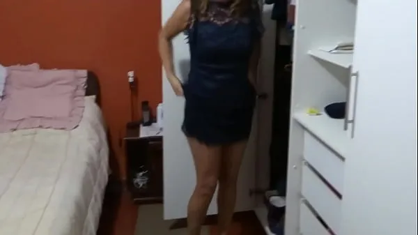 热My Latin wife dresses to go to the party and returns very hot with her boss, she undresses to enjoy her huge cock and fuck温暖的电影