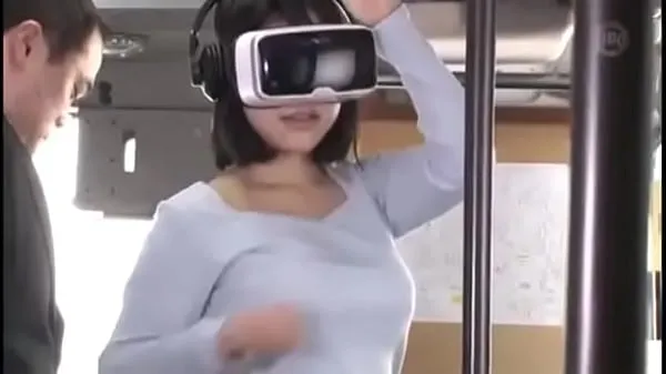 Vroči Cute Asian Gets Fucked On The Bus Wearing VR Glasses 3 (har-064 topli filmi