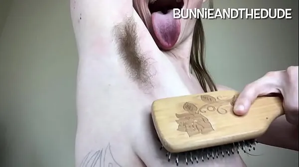 गर्म Hot Hairy Hippie Sniffing and Licking Sweaty Stinky Long Armpits After Brushing and Bouncing Perfect Veiny Tits Closeup - BunnieAndTheDude गर्म फिल्में
