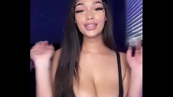 Popular IG model teases us with her HUGE boobs (not nude Film hangat yang hangat