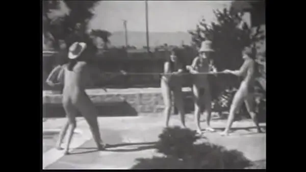 Καυτές Playful busty girls are not aganst to romp for a while naked near the pool one hot day ζεστές ταινίες