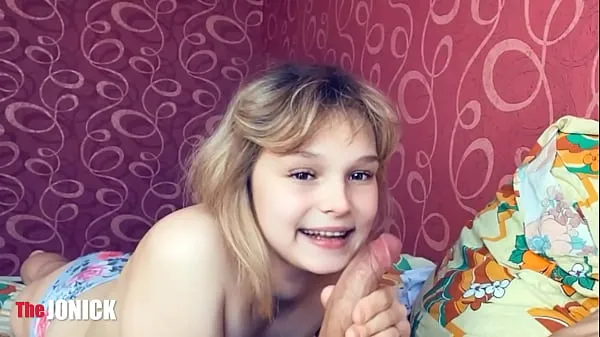 热Naughty Stepdaughter gives blowjob to her / cum in mouth温暖的电影
