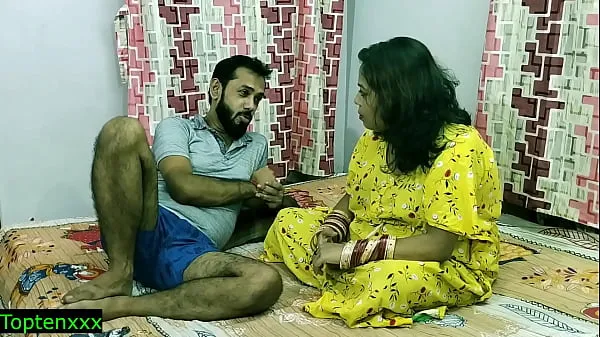 Desi Horny xxx bhabhi a soudainement attrapé mon pénis !!! Jobordosti sexe !! audio hindi clair Films chauds