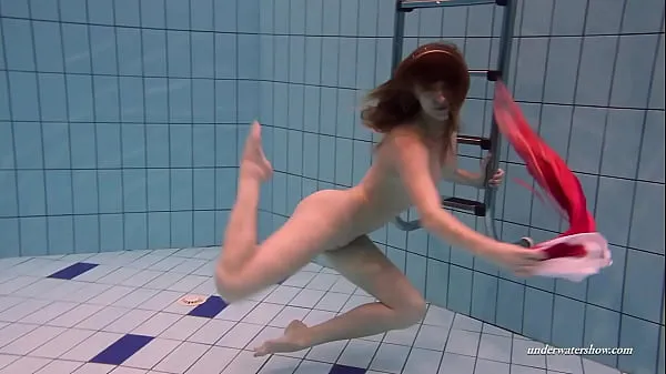 Καυτές Bultihalo is a super beautiful sexy girl underwater ζεστές ταινίες
