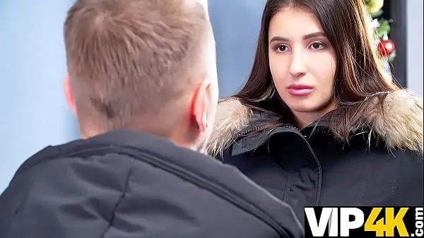 Vroči DEBT4k. Monica Wet has unexpected sex with the persistent debt collector topli filmi