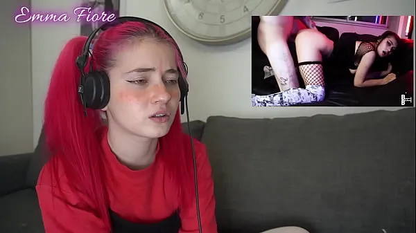 Petite teen reacting to Amateur Porn - Emma Fiore Filem hangat panas