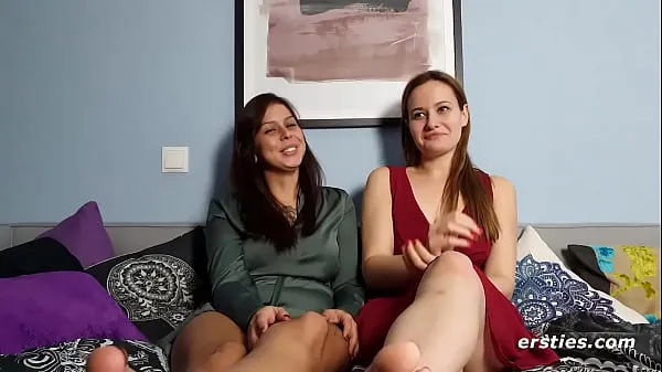 Žhavé Lesbian Couple Enjoy Each Other's Pussy žhavé filmy