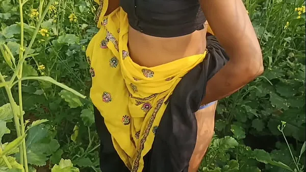 Gorące Mamta went to the mustard field, her husband got a chance to fuck her, clear Hindi voice outdoorciepłe filmy