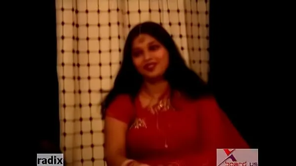 Hot chubby fat indian aunty in red sari warm Movies