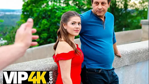 Gorące HUNT4K. After a little anger, a man allows a rich stranger to fuck his daughterciepłe filmy