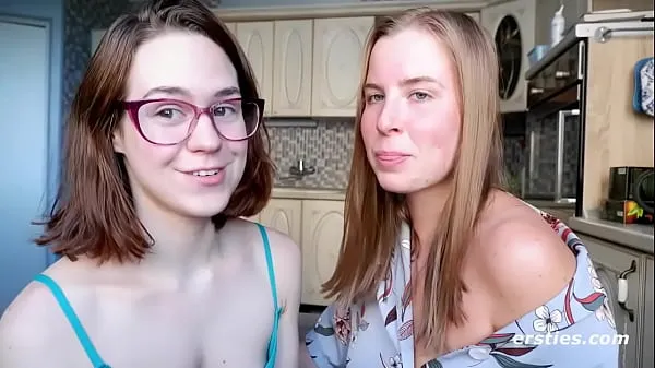 گرم Lesbian Friends Enjoy Their First Time Together گرم فلمیں