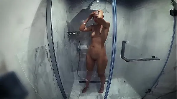 Vroči Hidden Camera in the Shower - My Wife with small tits take a bath topli filmi