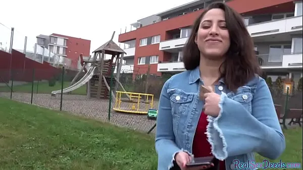 Hete Curvy eurobabe gets paid for blowjob and sex in the public warme films