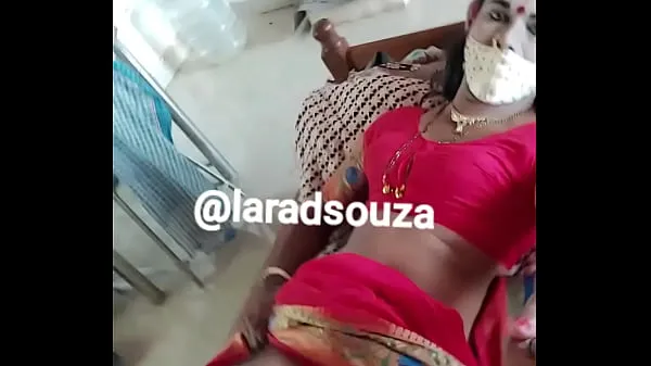 Vroči Indian sexy cd Lara D'Souza in red saree topli filmi