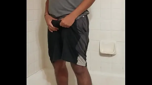Heiße Alan Prasad Abspritzen im Badezimmer. Desi-Boy wichst zum VergnügenPrinzip. Hübscher Adonis zeigt seinen Körper und masturbiertwarme Filme