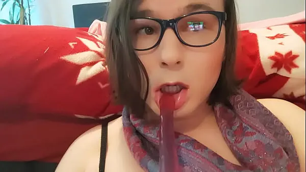 뜨거운 Ladyboy Anallisa solo with lila dildo in her mouth and ass - she fucks her wet little pussy until she have orgasm and screams loud on cam 따뜻한 영화