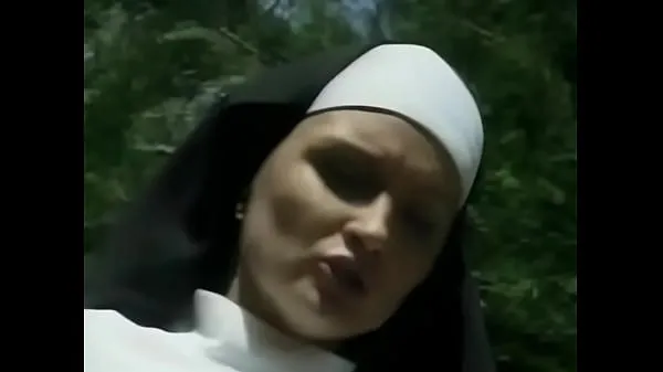 热Nun Fucked By A Monk温暖的电影