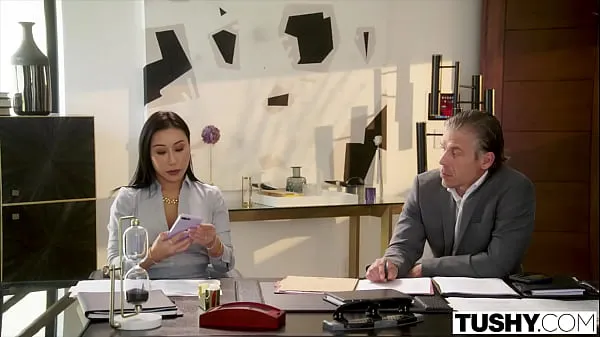 热TUSHY Stunning Nicole Doshi in her exclusive anal debut温暖的电影