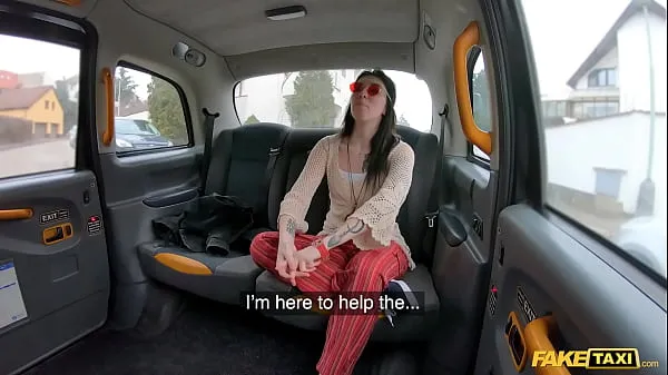 Fake Taxi Hippy chick gets a big dick deep inside her pussy Filem hangat panas
