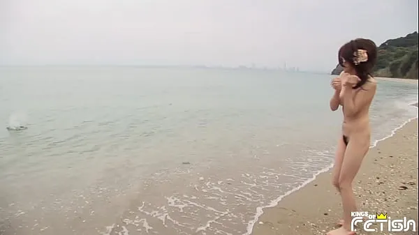 뜨거운 Japanese chick gets recorded after taking a nude photoshoot on the beach 따뜻한 영화